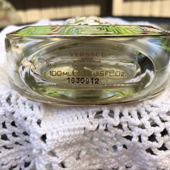 Versace Eros Pour Femme perfume 3.4 oz bottle -USED - Picture 3 of 9